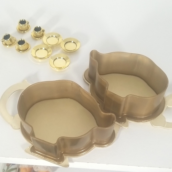 Vintage Tea Set Container 1983 miniature Gold set. - Picture 8 of 9